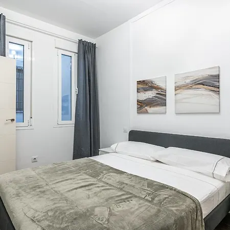 Vr Estudios Apartments Madrid Esterno foto